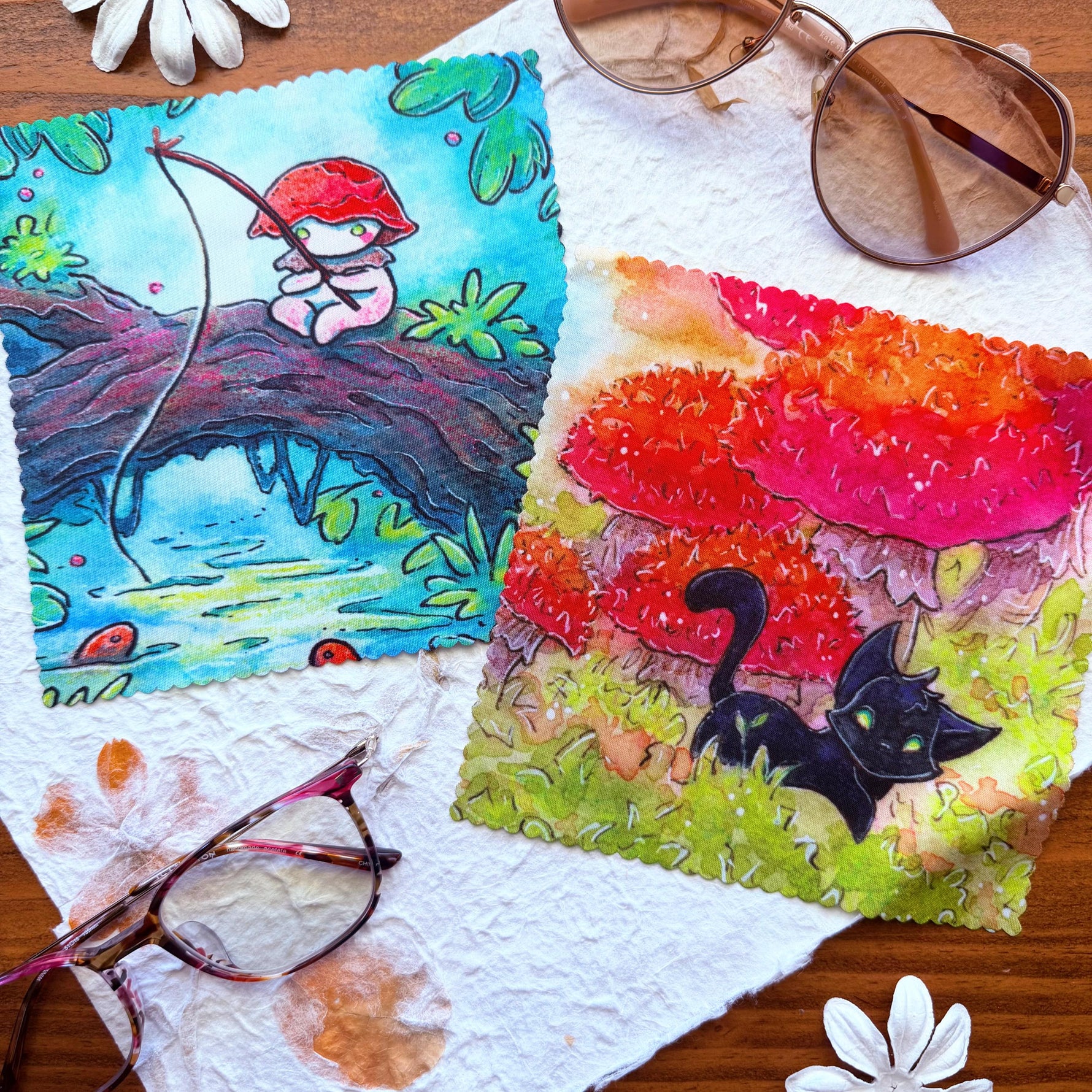 Lens cloth - Black Cat among Mushrooms Alt