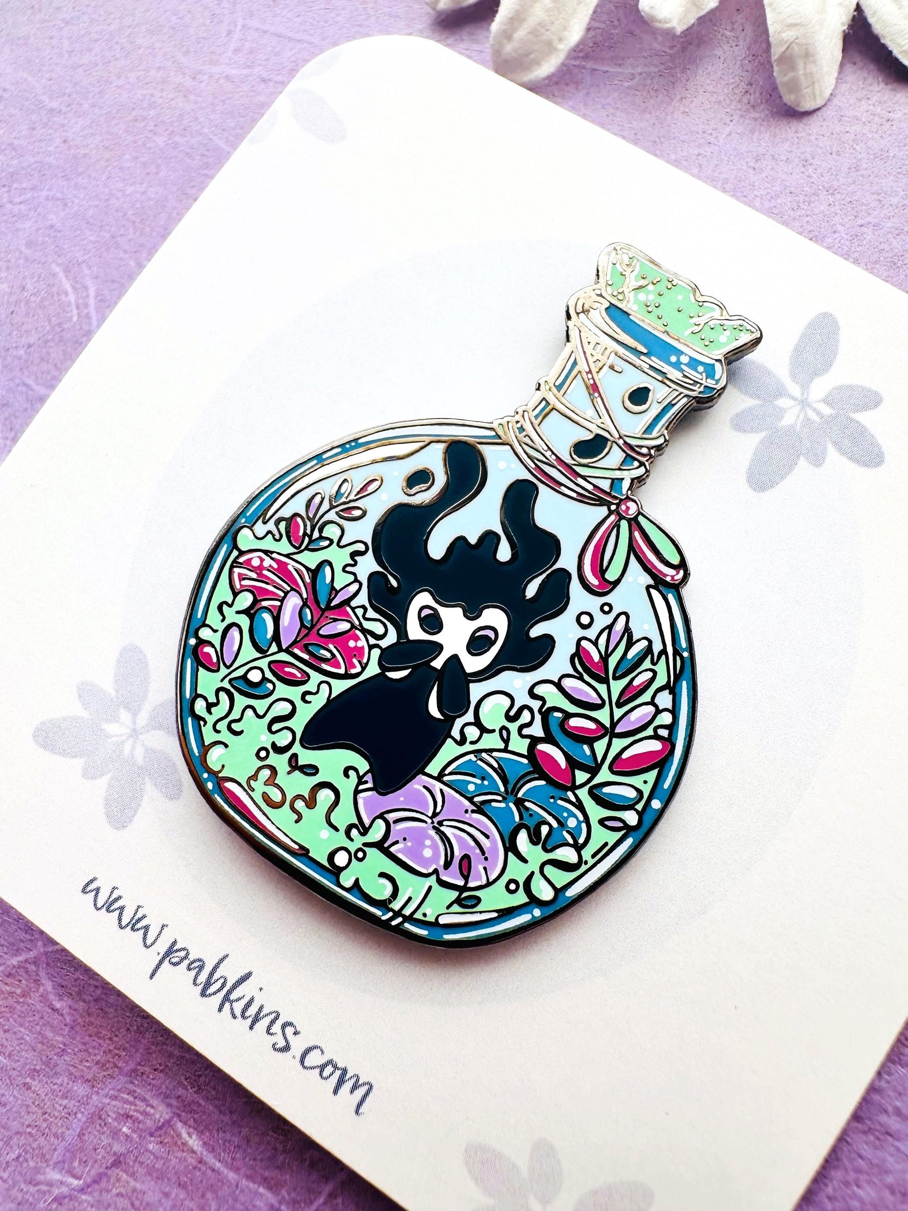 Mana Spirit Potion - hard enamel pin Alt View 2