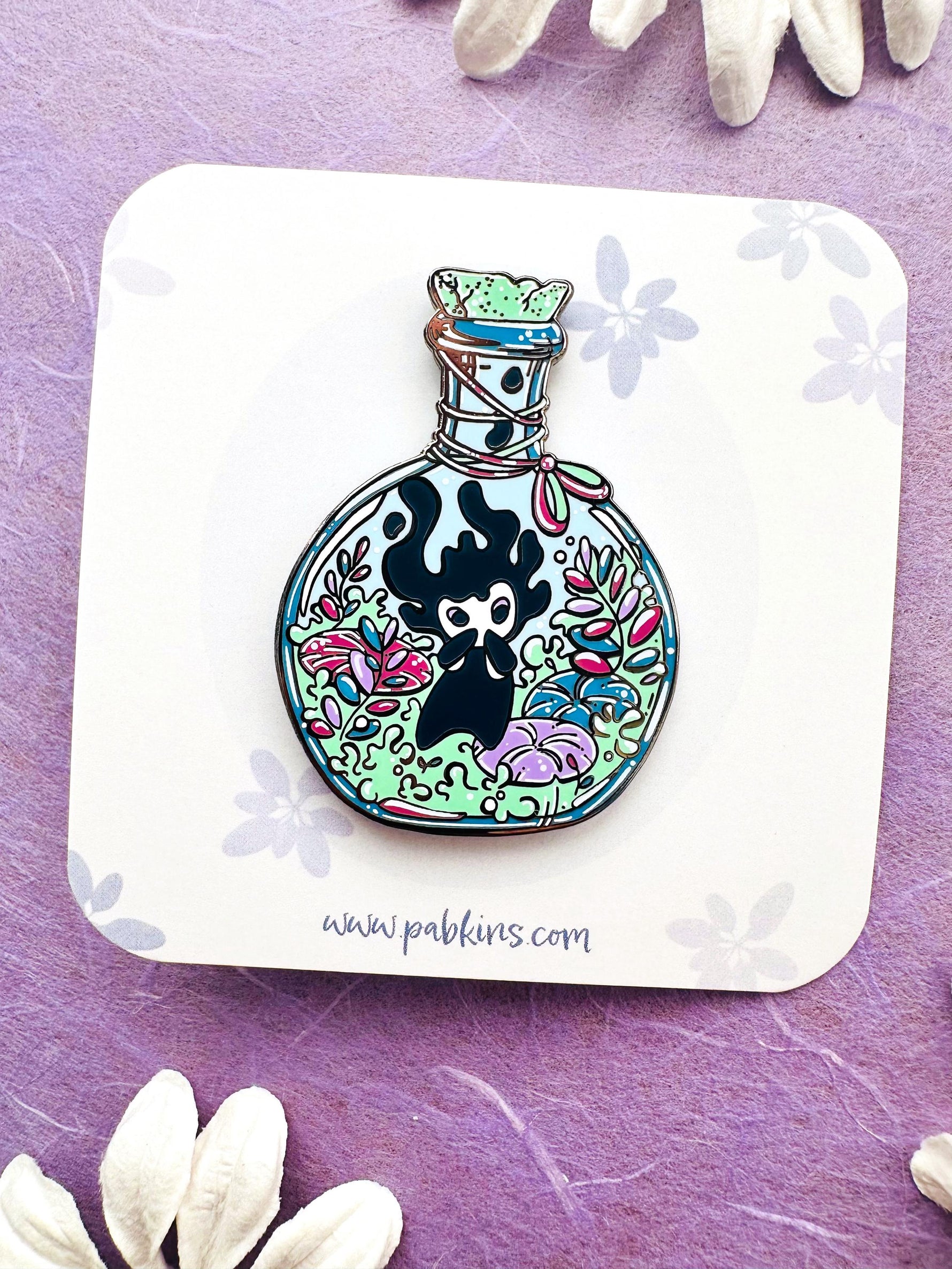 Mana Spirit Potion - hard enamel pin Front View