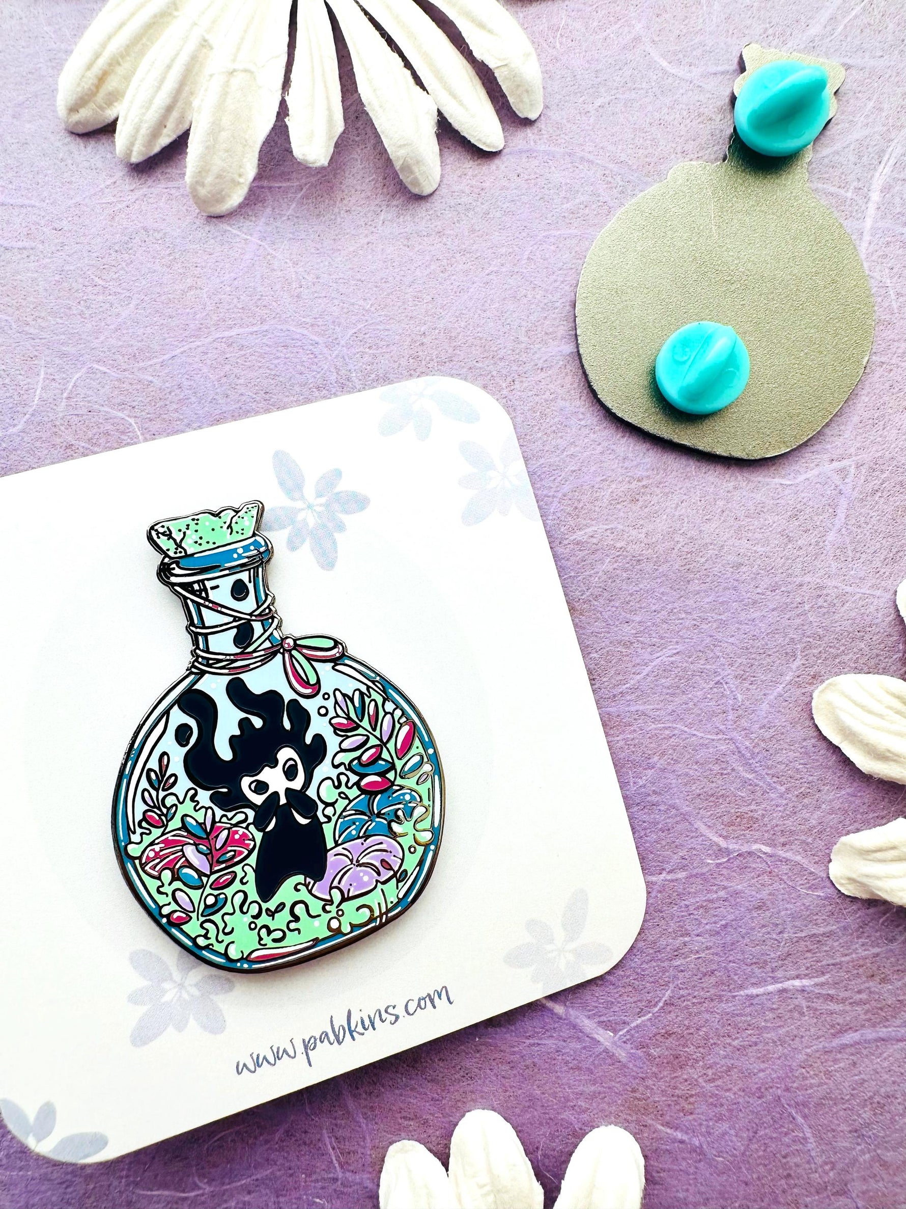 Mana Spirit Potion - hard enamel pin Front and Back